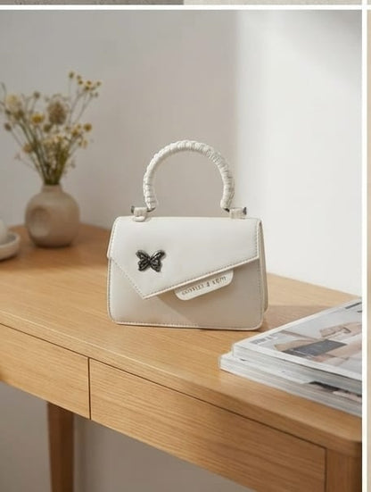 Exquisite white handbag