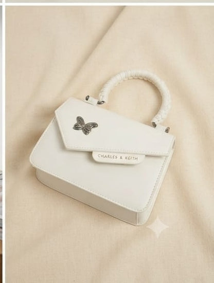 Exquisite white handbag